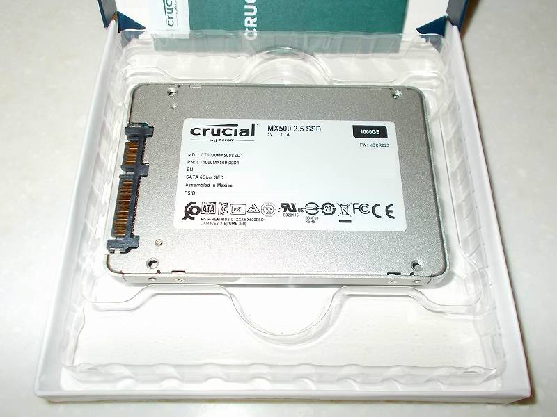 第 3 世代 Ryzen CPU（Zen 2）でこだわりの自作 PC を構成！PC パーツ購入編、第 3 世代 Ryzen CPU（Zen 2） 自作 PC メインパーツ構成リスト、SSD（SATA） Crucial SSD MX500 CT1000MX500SSD1JP 1TB 購入