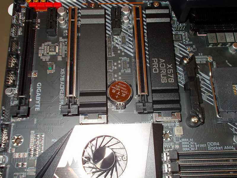第 3 世代 Ryzen CPU（Zen 2）でこだわりの自作 PC を仮組！テストベンチ動作確認編、マザーボード GIGABYTE X570 AORUS PRO rev.1.0 CR2032 KTS コイン形リチウム電池