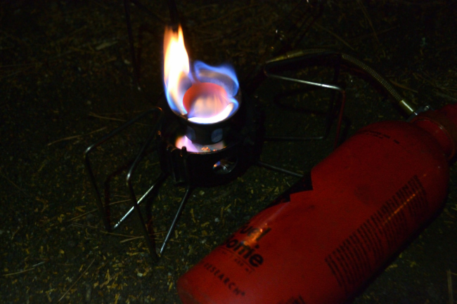 何がなんでもキャンプだし すげのレジャー　薪　含水　薪スト　強制乾燥　焚火　MSR　ドラゴンフライ　スノーピーク　焚火台　ＵJack　ダッチオーブン