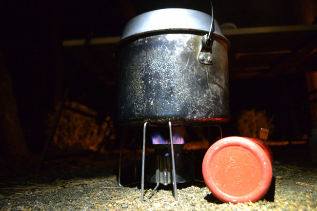 何がなんでもキャンプだし すげのレジャー　薪　含水　薪スト　強制乾燥　焚火　MSR　ドラゴンフライ　スノーピーク　焚火台　ＵJack　ダッチオーブン