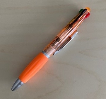 4色ボールペン
