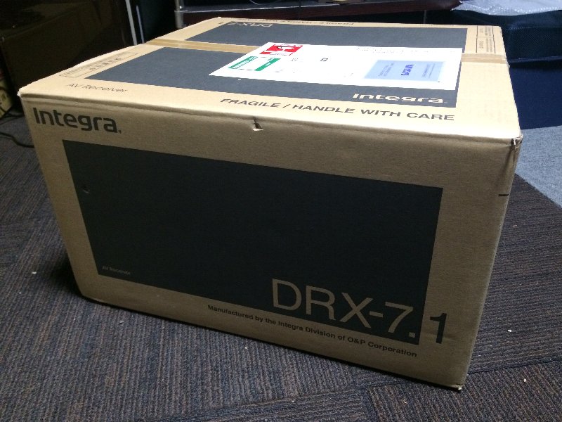 Integra DRX-7,1 箱