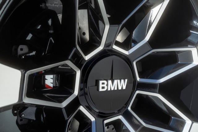 BMW Concept XM2 2021-11-30