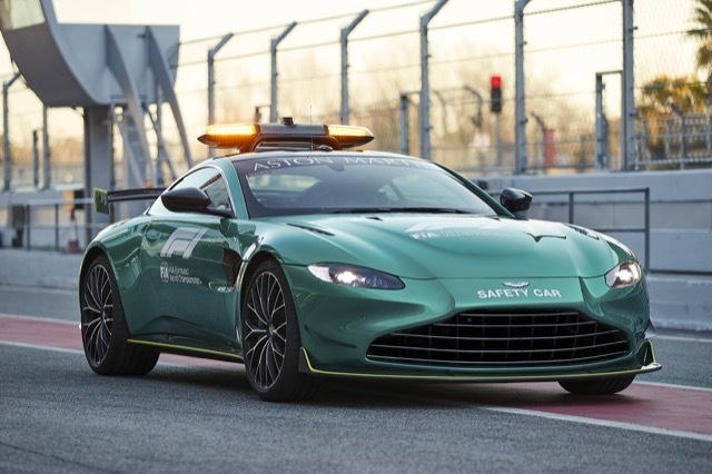 Aston_Martin_continues_to_lead_the_way_with_Official_Safety_Car_of_Formula_1ﾂ_05 2022-2-27
