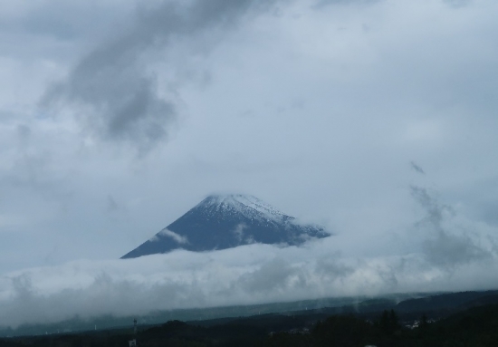 令和　即位の礼の日　富士山