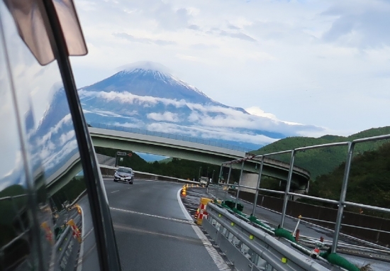 令和　即位の礼の日　富士山