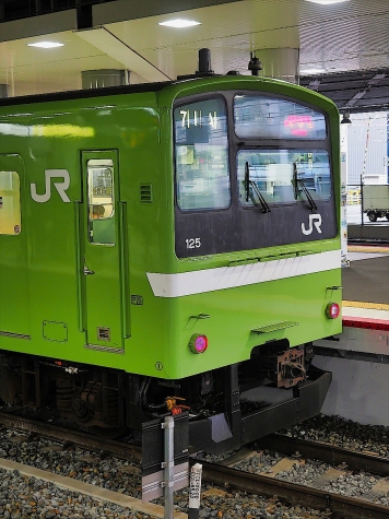 JR おおさか東線 201系 電車【新大阪駅】