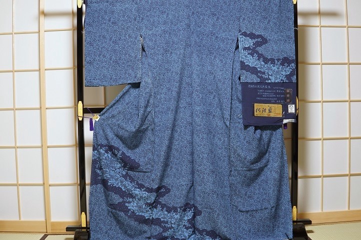 佐藤昭人の阿波藍をつかった藍染の型染の訪問着   白木屋呉服店