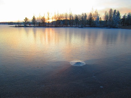 湖の氷2